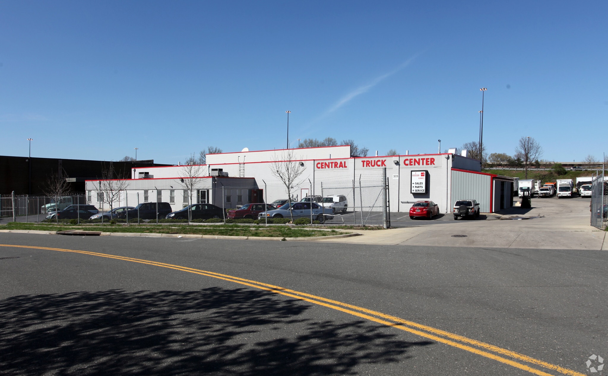 3839 Ironwood Pl, Landover, MD à louer Photo principale– Image 1 sur 5