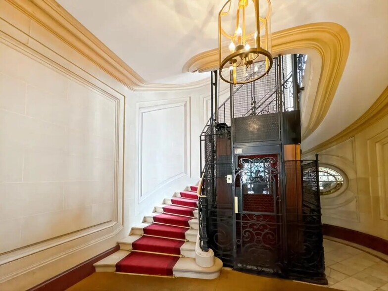 Bureau dans Paris à louer - Photo de l’immeuble – Image 3 sur 19