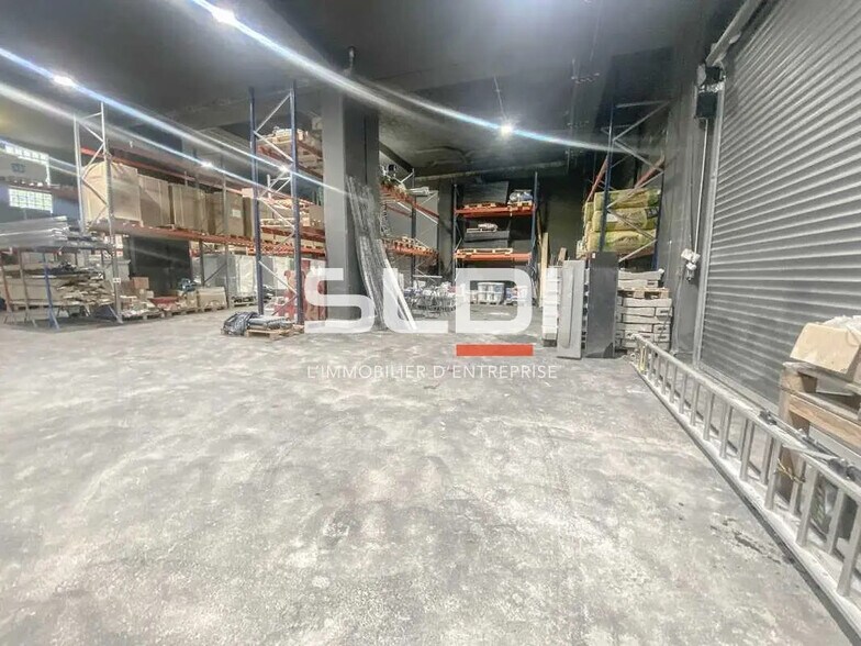 Local d’activités dans Villeurbanne à louer - Photo de l’immeuble – Image 3 sur 4