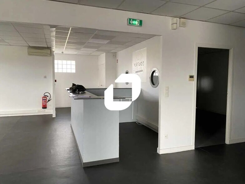 Local commercial dans Mérignac à louer - Photo de l’immeuble – Image 1 sur 7