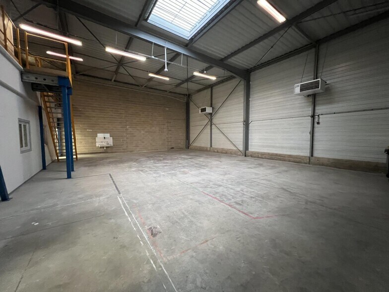 Local d’activités dans Reims à louer - Photo intérieure – Image 2 sur 6
