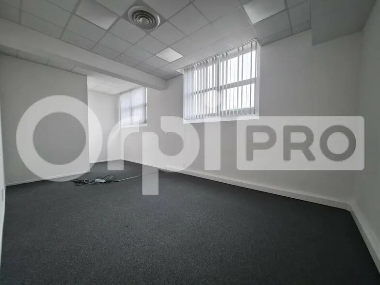 Bureau dans Bétheny à louer - Photo intérieure – Image 3 sur 10