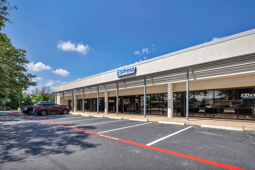 2000 N Mays St, Round Rock, TX à louer - Photo de l’immeuble – Image 3 sur 23