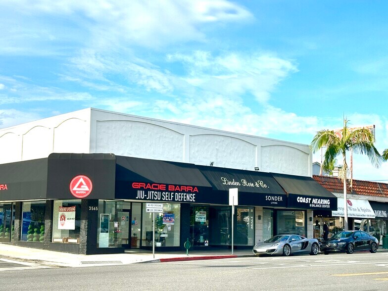 3555 E Coast Hwy, Corona del Mar, CA à louer - Photo de l’immeuble – Image 2 sur 10