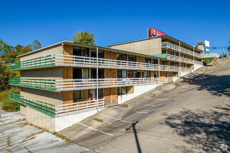 1900 W 76 Country Blvd, Branson, MO à vendre - Photo de l’immeuble – Image 3 sur 58