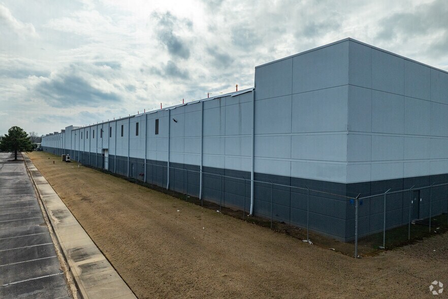 4650 E Shelby Dr, Memphis, TN à louer - Photo de l’immeuble – Image 2 sur 4