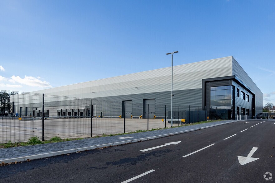 Kingsbury Rd, Birmingham à louer - Photo de l’immeuble – Image 2 sur 3