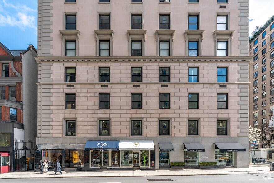 29 E 72nd St, New York, NY à vendre - Photo de l’immeuble – Image 2 sur 5