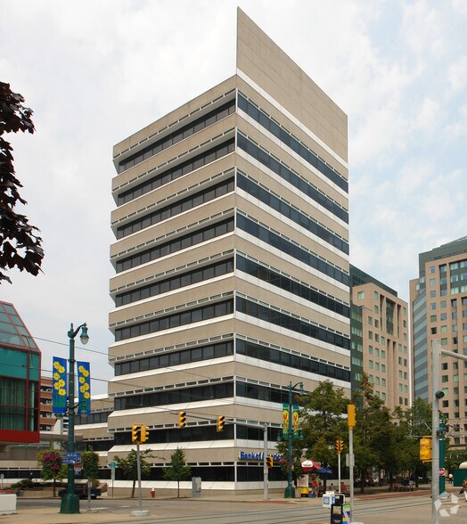 10-12 Fountain Plaza, Buffalo, NY à louer - Photo de l’immeuble – Image 1 sur 10