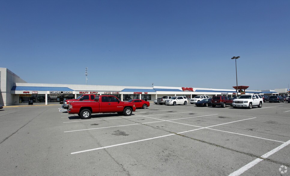 2712-2780 Wilma Rudolph Blvd, Clarksville, TN à louer - Photo de l’immeuble – Image 3 sur 3