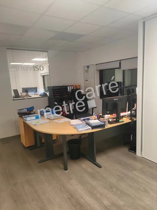 Plus de détails pour Local d'activités à louer