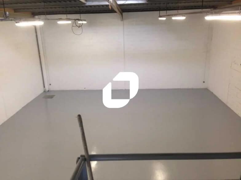 Local d’activités dans Bobigny à louer - Photo intérieure – Image 3 sur 16