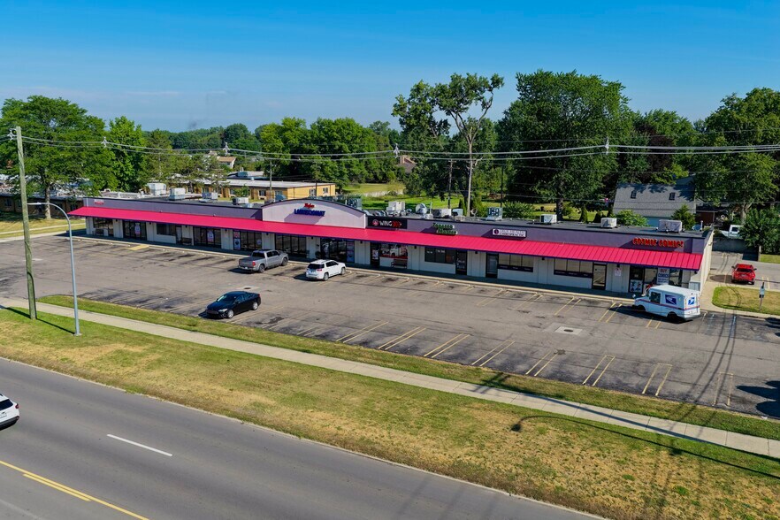 28400-28422 5 Mile Rd, Livonia, MI à louer - Photo de l’immeuble – Image 1 sur 5