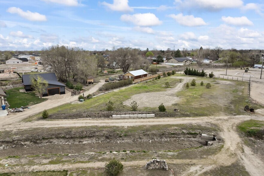 Terrain dans Middleton, ID à vendre - Aérien – Image 1 sur 28