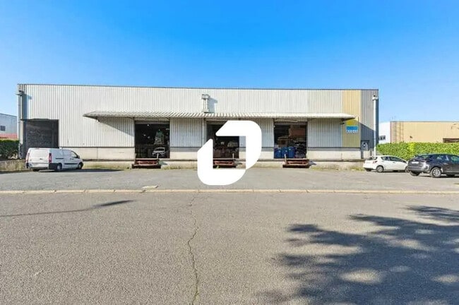 Plus de détails pour Local d’activités à vendre