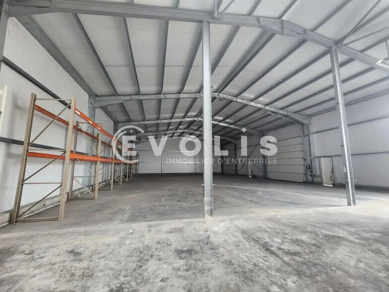 Bureau dans Saint-Chef à louer - Photo de l’immeuble – Image 2 sur 31