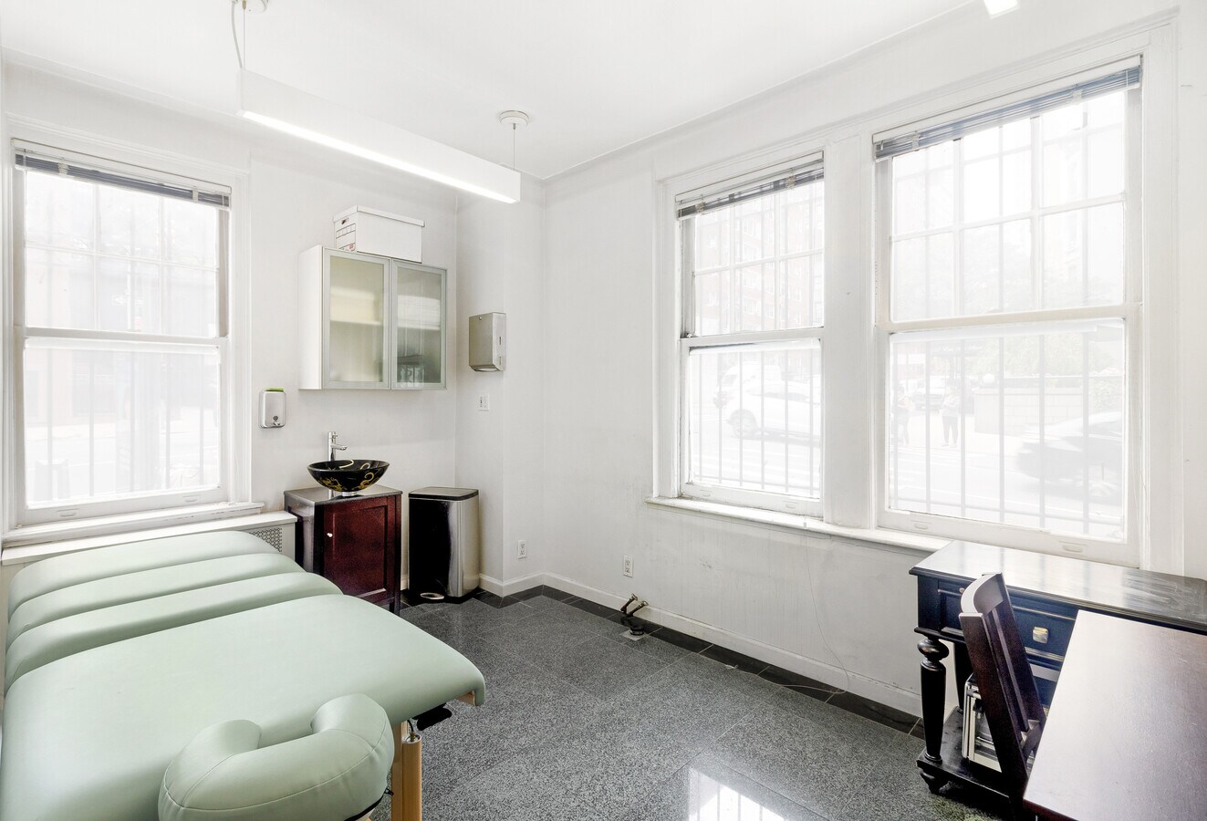 136 E 36th St, New York, NY 10016 - Lot 1A -  - Photo intérieure - Image 1 of 9