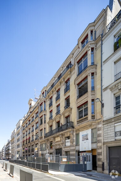 20-22 Rue Le Peletier, Paris à louer - Photo de l’immeuble – Image 3 sur 3
