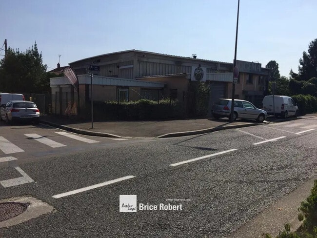 Plus de détails pour 13 Rue Du Canal, Villeurbanne - Industriel/Logistique à louer