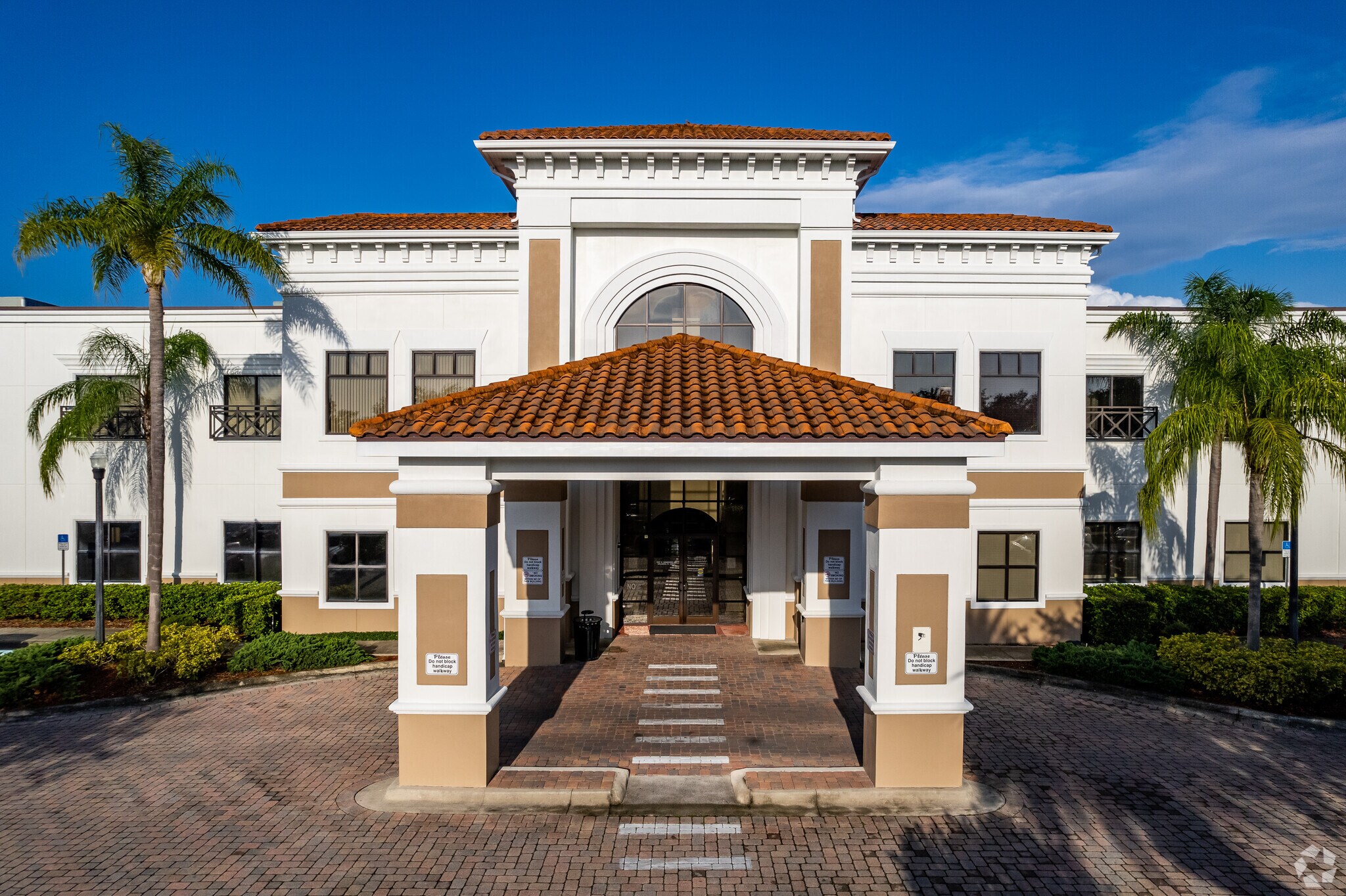 1507 S Hiawassee Rd, Orlando, FL à louer Photo de l’immeuble– Image 1 sur 7