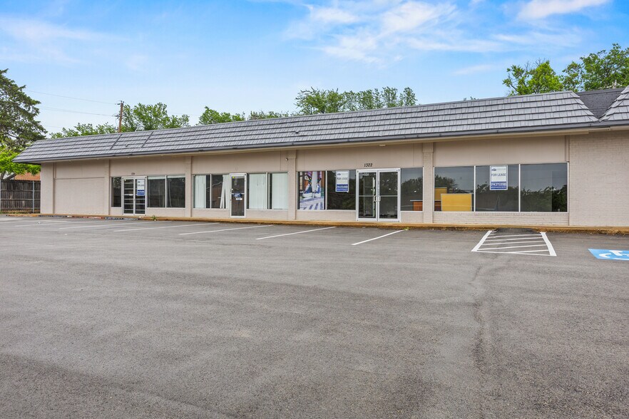 1320-1326 Bedford Rd, Bedford, TX à louer - Photo de l’immeuble – Image 1 sur 14