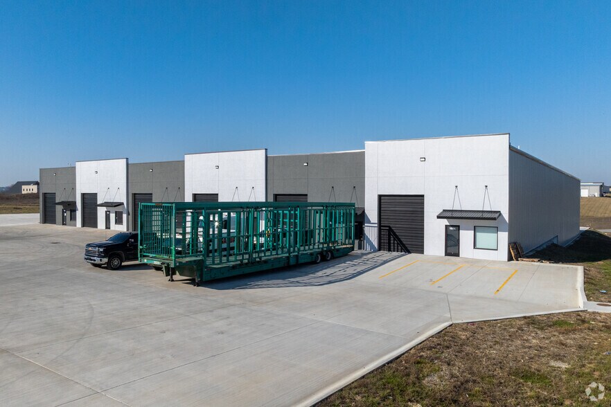 1460 NW Olympic Dr, Grain Valley, MO à louer - Photo de l’immeuble – Image 3 sur 8