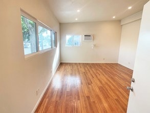 1339-1345 Wilcox Ave, Los Angeles, CA à louer Photo de l’immeuble– Image 2 sur 14