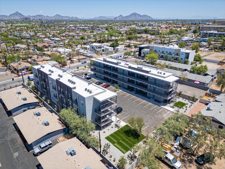1435 East Taylor St, Phoenix, AZ à vendre - Photo de l’immeuble – Image 2 sur 21