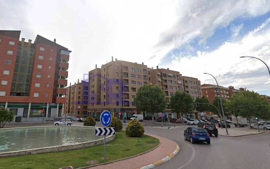 Local commercial dans Cuenca, Cuenca à louer - Photo de l’immeuble – Image 2 sur 2