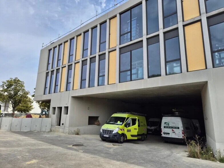 Industriel/Logistique dans Noisy-le-Grand à louer - Photo de l’immeuble – Image 1 sur 18