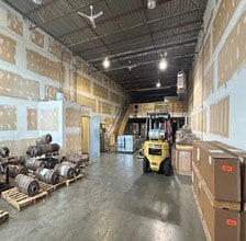 1600 Valmont Way, Richmond, BC à louer Photo intérieure– Image 2 sur 3