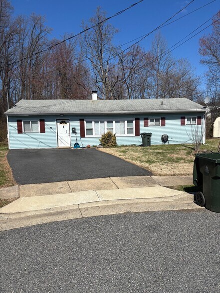 67 Kennard Dr, Newark, DE à vendre - Photo principale – Image 1 sur 1