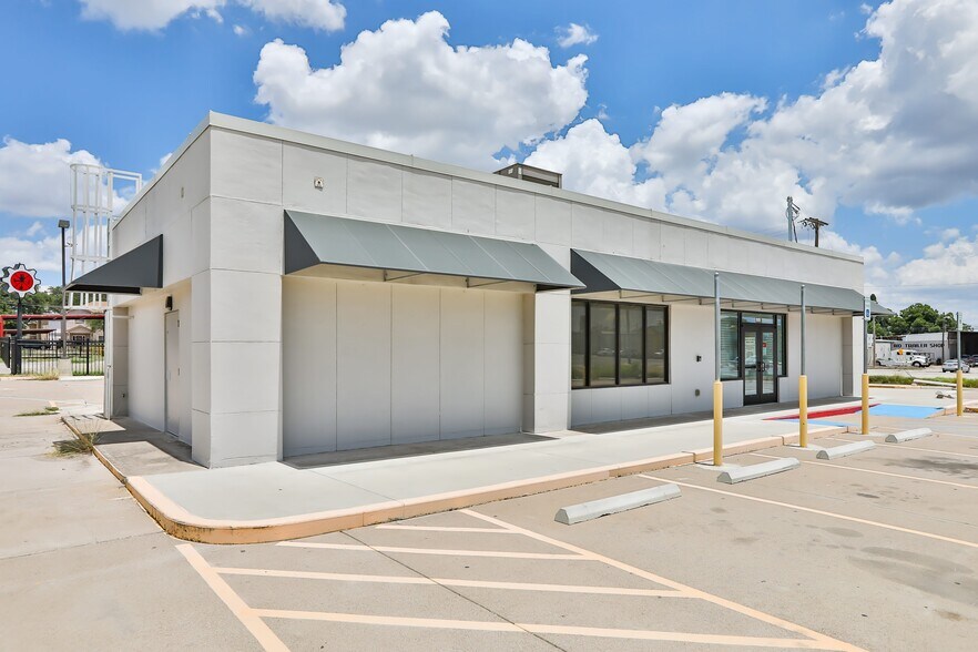 909 Veterans Blvd, Del Rio, TX à vendre - Photo de l’immeuble – Image 2 sur 8