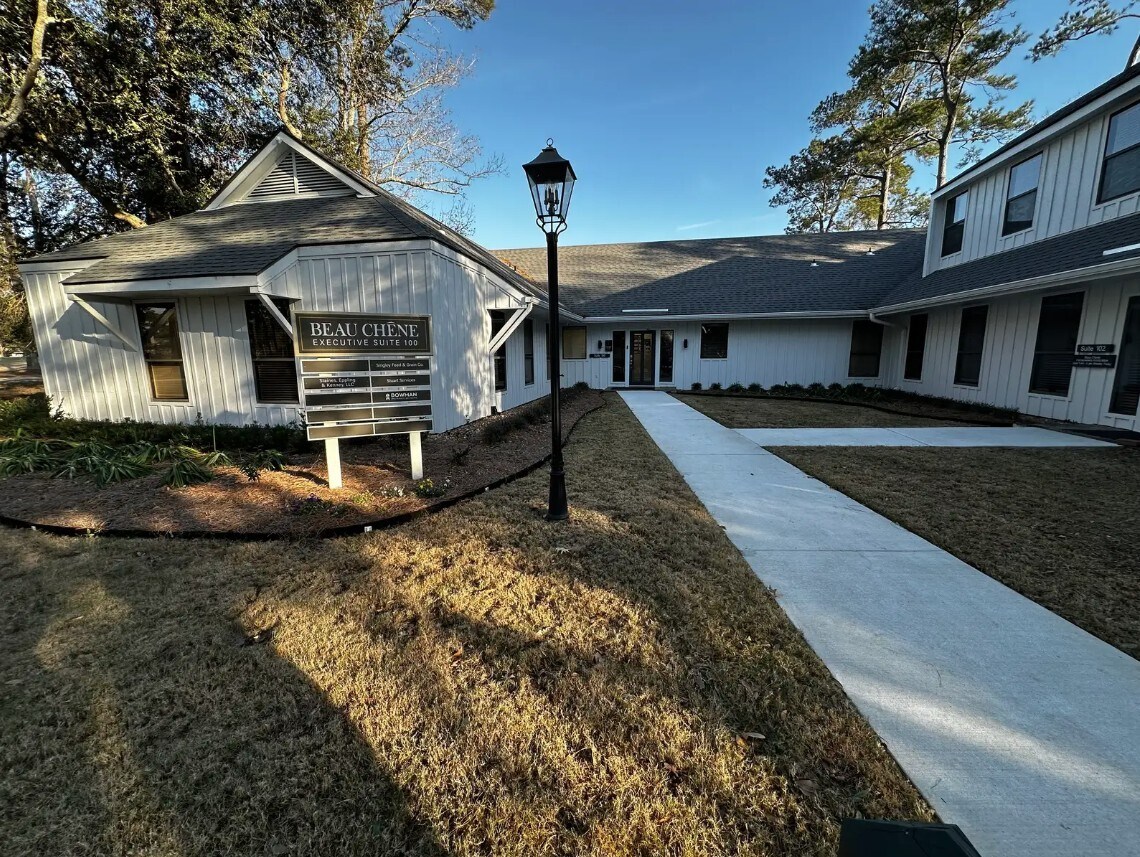 105 Beau Chene Blvd, Mandeville, LA à louer Photo principale– Image 1 sur 16