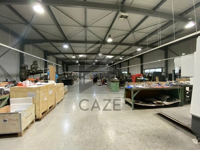 Plus de détails pour Local d’activités à vendre