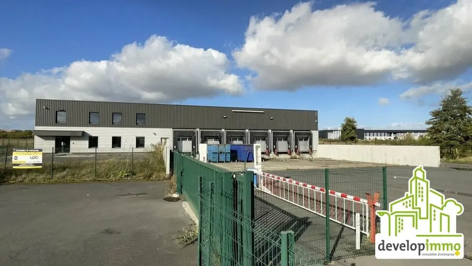 Local d'activités dans Verson à vendre - Photo de l’immeuble – Image 3 sur 12