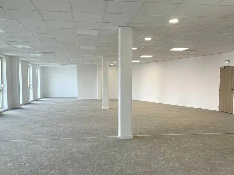 Bureau dans Troyes à louer - Photo de l’immeuble – Image 3 sur 3