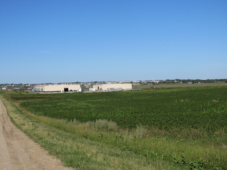 3001 27th St, Minot, ND à vendre - Photo principale – Image 1 sur 5