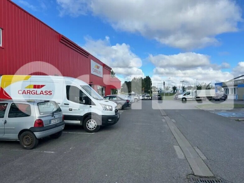 Local commercial dans Compiègne à louer - Photo de l’immeuble – Image 2 sur 7