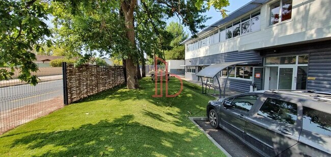 Plus de détails pour Bureau à louer