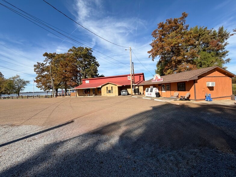600 E Lakeview Dr, Hornbeak, TN à vendre - Photo principale – Image 1 sur 6