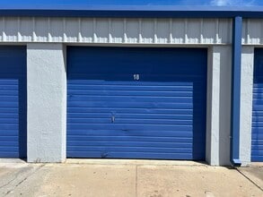 249-268 Seaboard Ave, Venice, FL à louer Photo intérieure– Image 1 sur 4