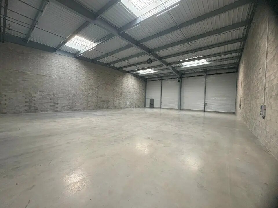 Local d’activités dans Créteil à louer Photo de l’immeuble– Image 1 sur 5