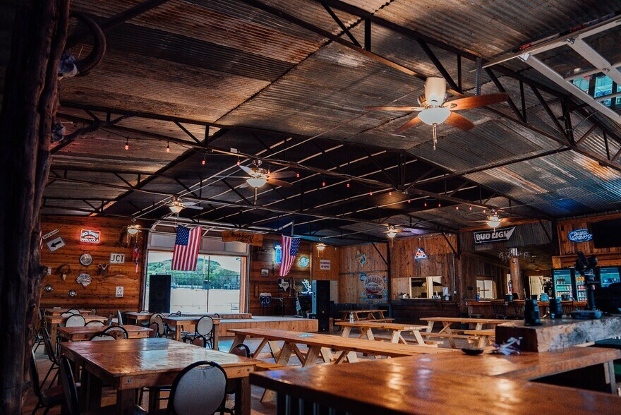 4397 Hwy 83, Leakey, TX à vendre - Photo de l’immeuble – Image 2 sur 13