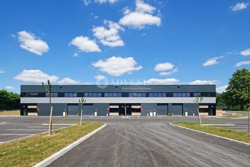 Local d’activités dans Aulnay-sous-Bois à louer - Photo de l’immeuble – Image 2 sur 8