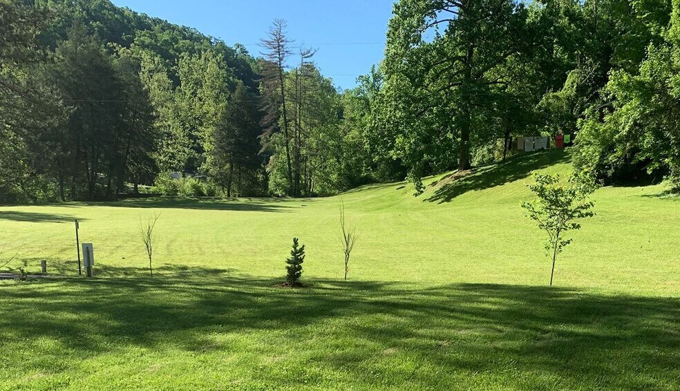 2507 5th Street Rd, Huntington, WV à vendre - Photo de l’immeuble – Image 3 sur 95