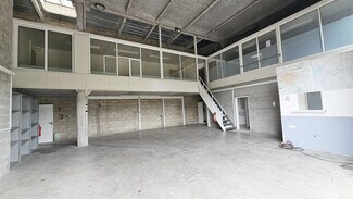 Plus de détails pour Local d'activités à louer