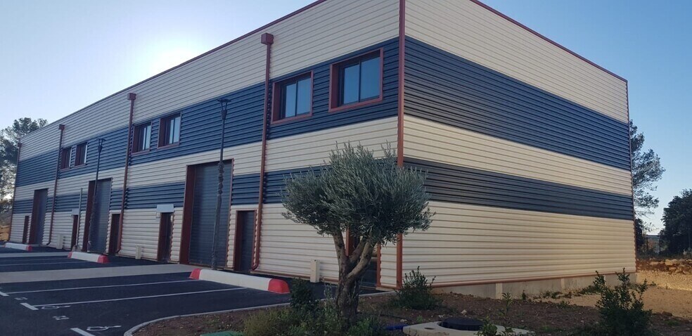 Signes, Var 83870 - Lot D1 -  - Photo intérieure - Image 1 of 5