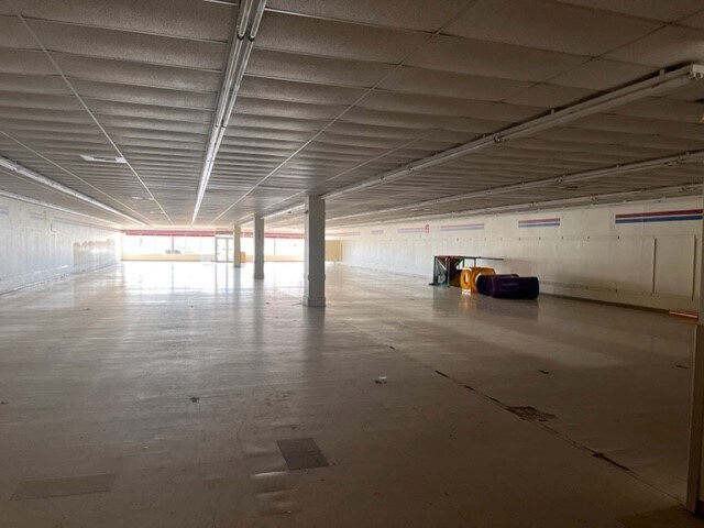 4601 Northfield Rd, North Randall, OH à louer - Photo intérieure – Image 2 sur 6