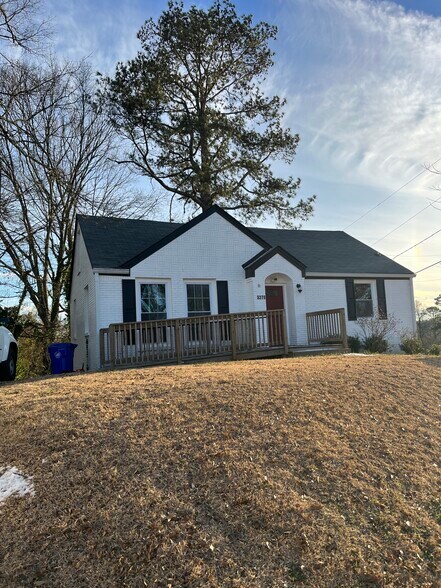 3279 Memorial Dr, Decatur, GA à louer - Photo de l’immeuble – Image 1 sur 1